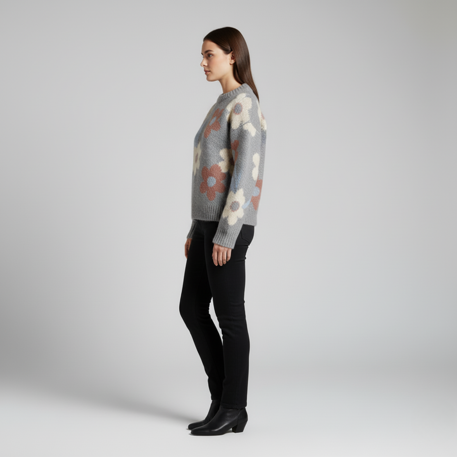 Adriana – Sweter z kwiatowym wzorem